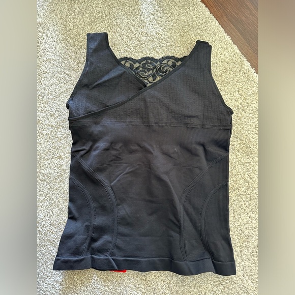 NWT! Women’s Sankom Lace Overlay Compression Tank - Picture 6 of 7